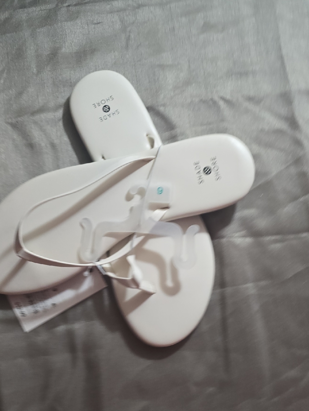 Shade & Shore White Minimalist Thong Sandals